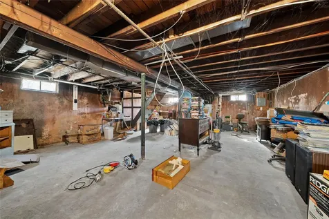 45 Parliament Place North Babylon NY 11703