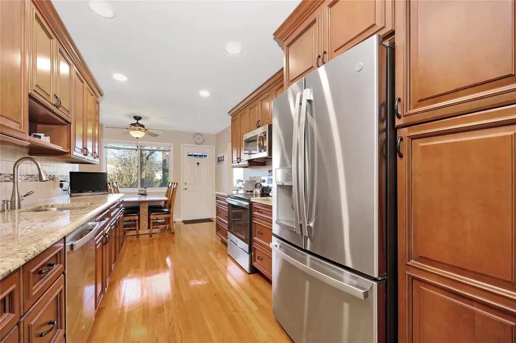 35 Loretta Drive Syosset NY 11791