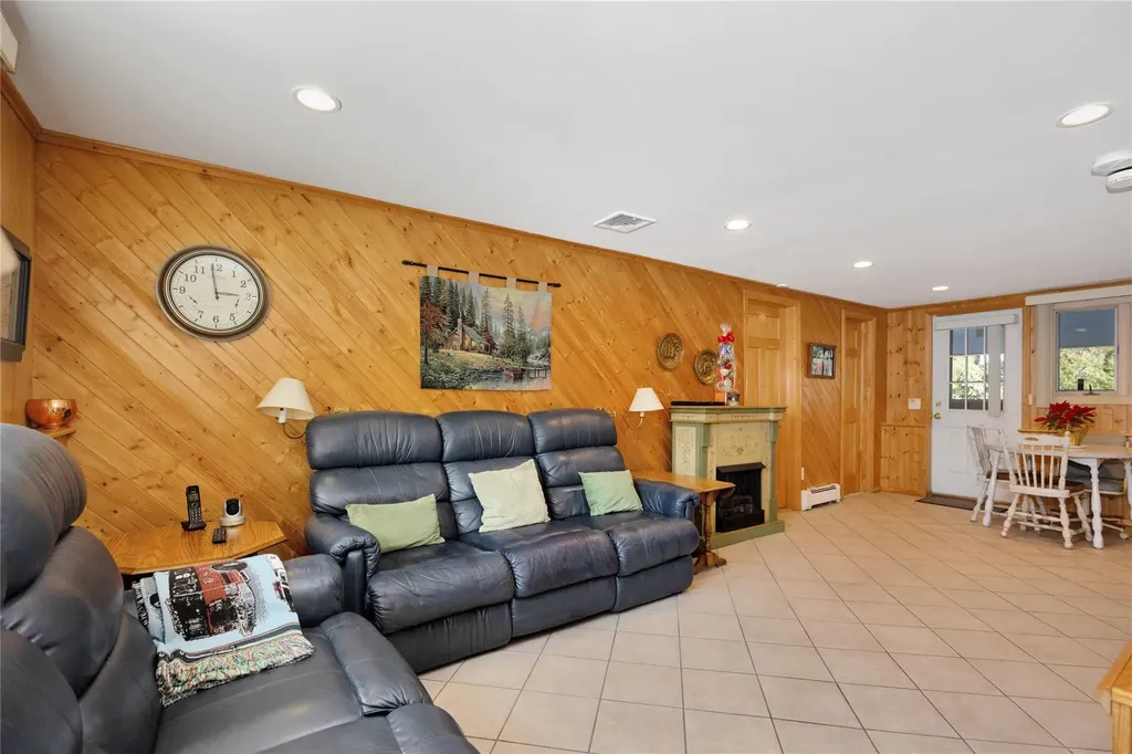35 Loretta Drive Syosset NY 11791
