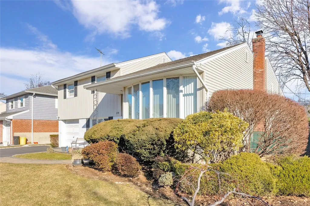 35 Loretta Drive Syosset NY 11791