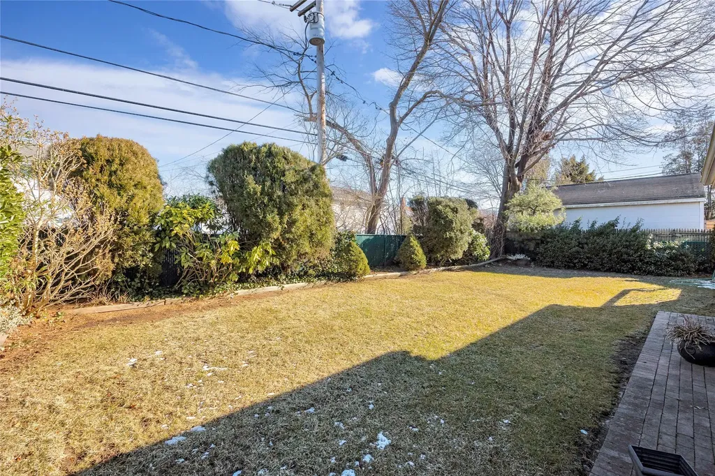 35 Loretta Drive Syosset NY 11791