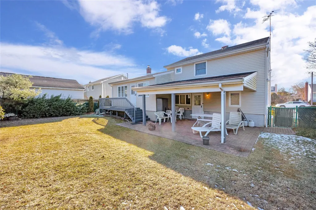 35 Loretta Drive Syosset NY 11791
