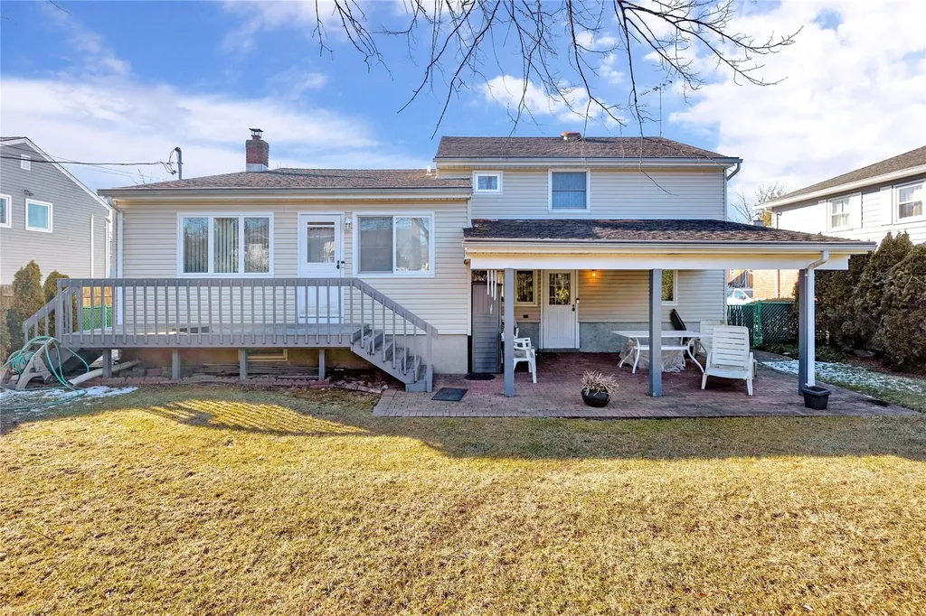 35 Loretta Drive Syosset NY 11791