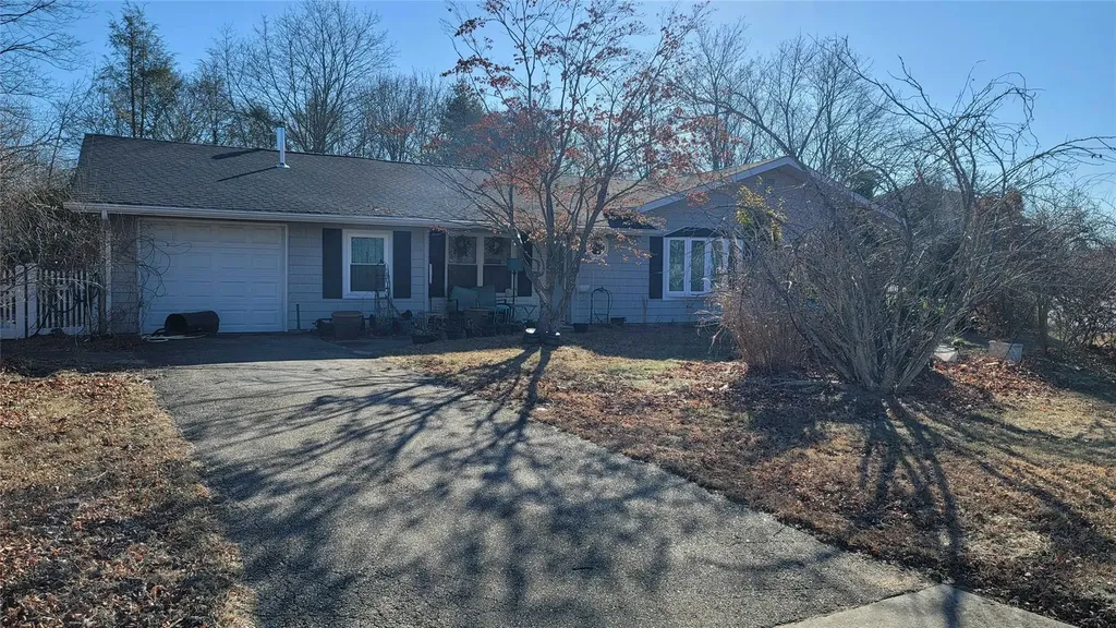 3 Ridge Road Brookhaven NY 11727