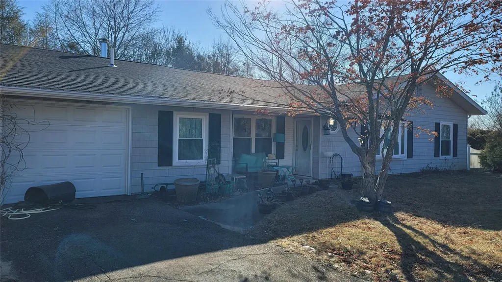 3 Ridge Road Coram NY 11727
