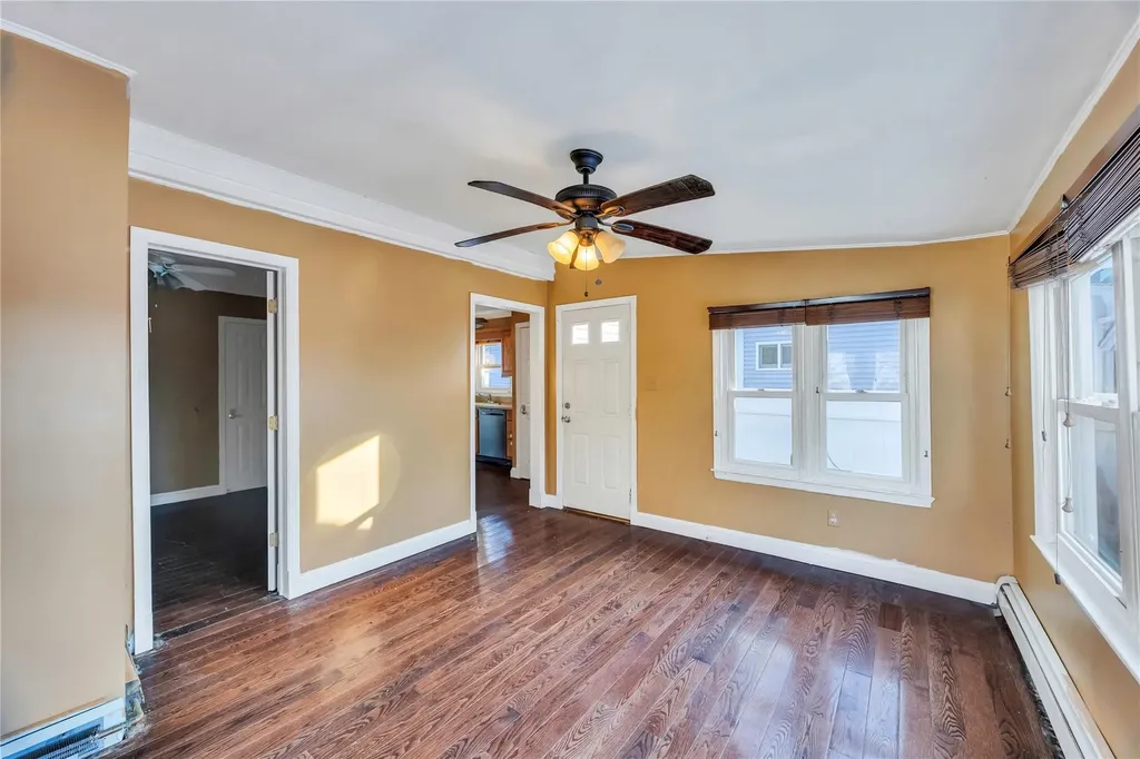 340 Jervis Avenue Copiague NY 11726