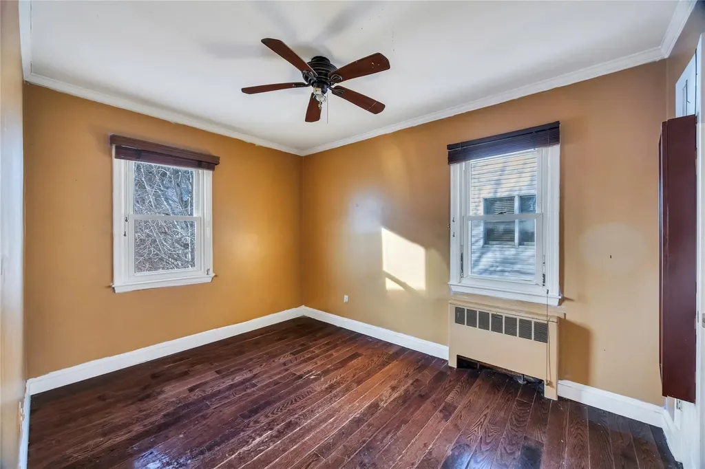 340 Jervis Avenue Copiague NY 11726