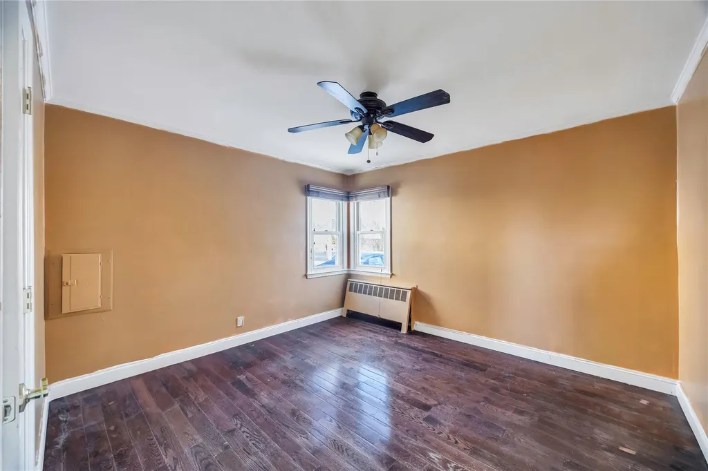 340 Jervis Avenue Copiague NY 11726