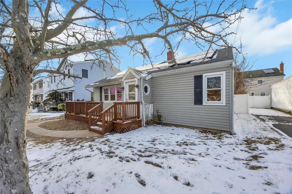 340 Jervis Avenue Copiague NY 11726