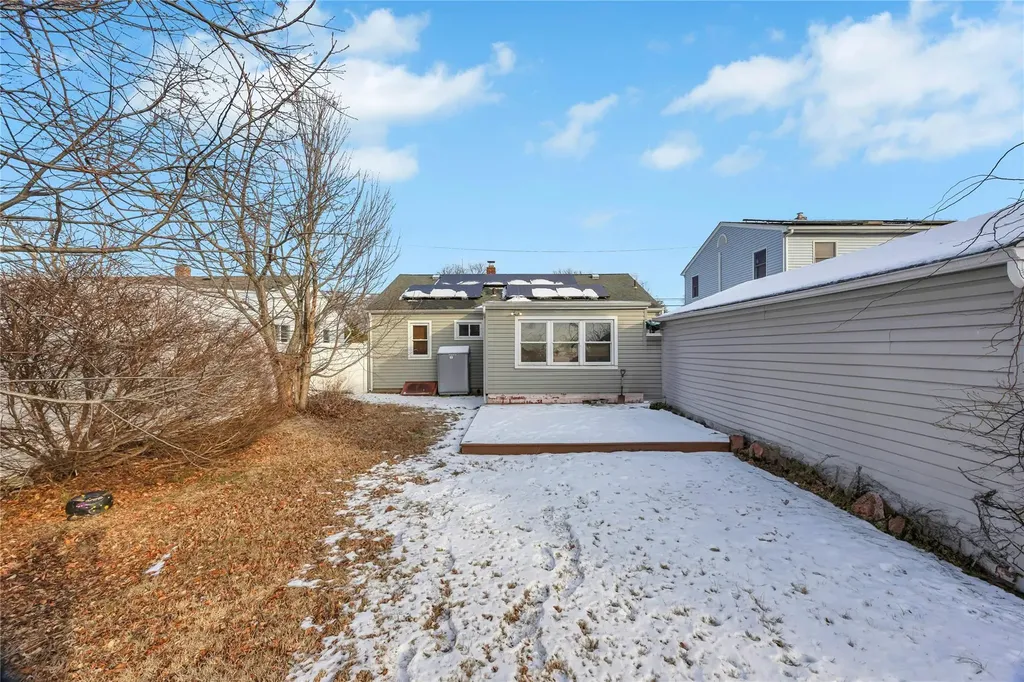 340 Jervis Avenue Copiague NY 11726