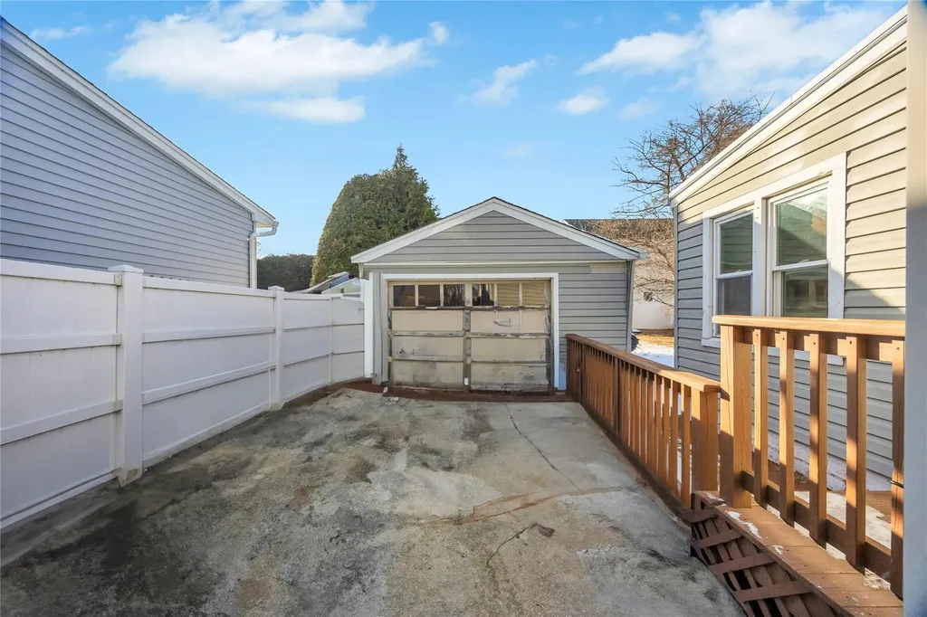340 Jervis Avenue Copiague NY 11726