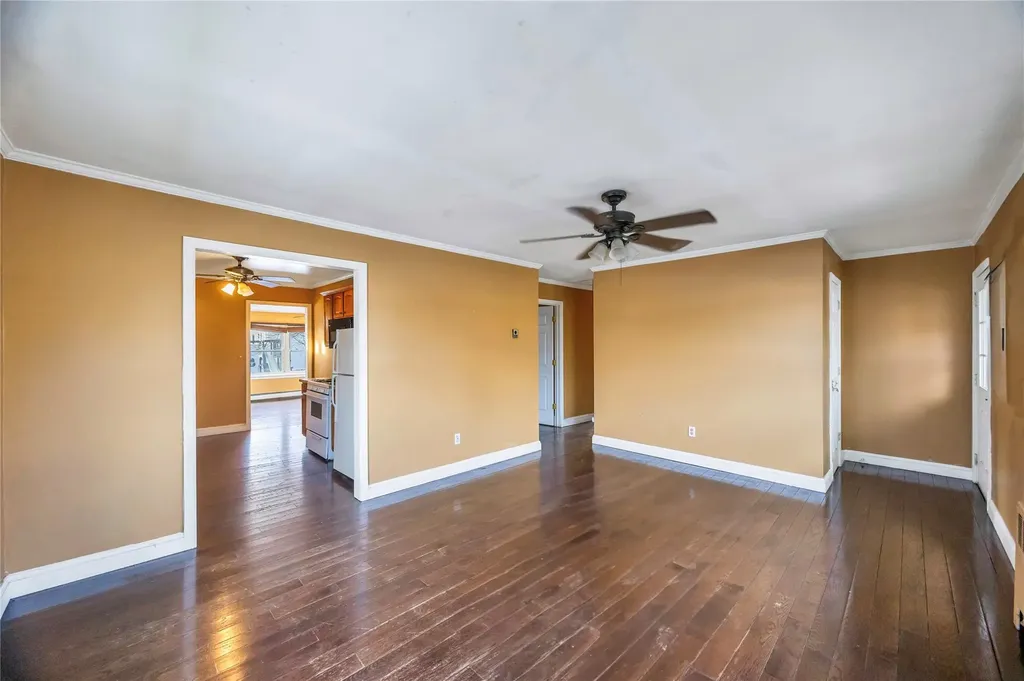 340 Jervis Avenue Copiague NY 11726
