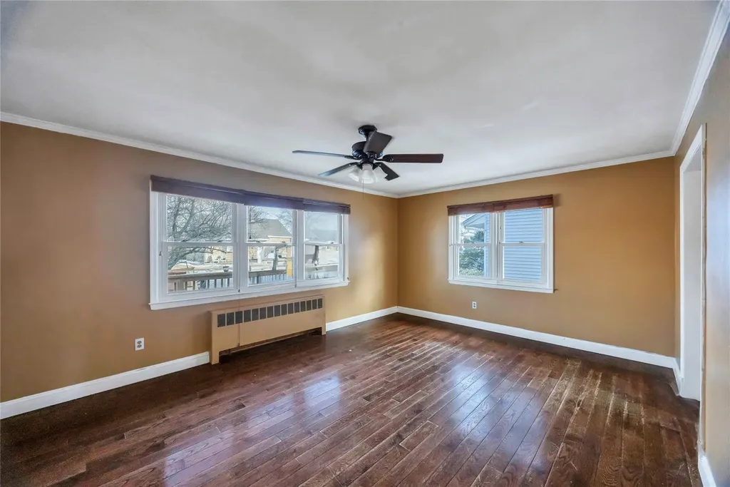 340 Jervis Avenue Copiague NY 11726