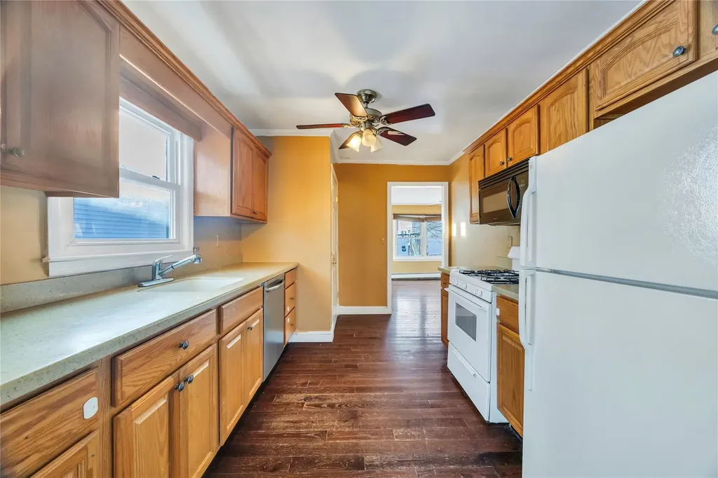 340 Jervis Avenue Copiague NY 11726