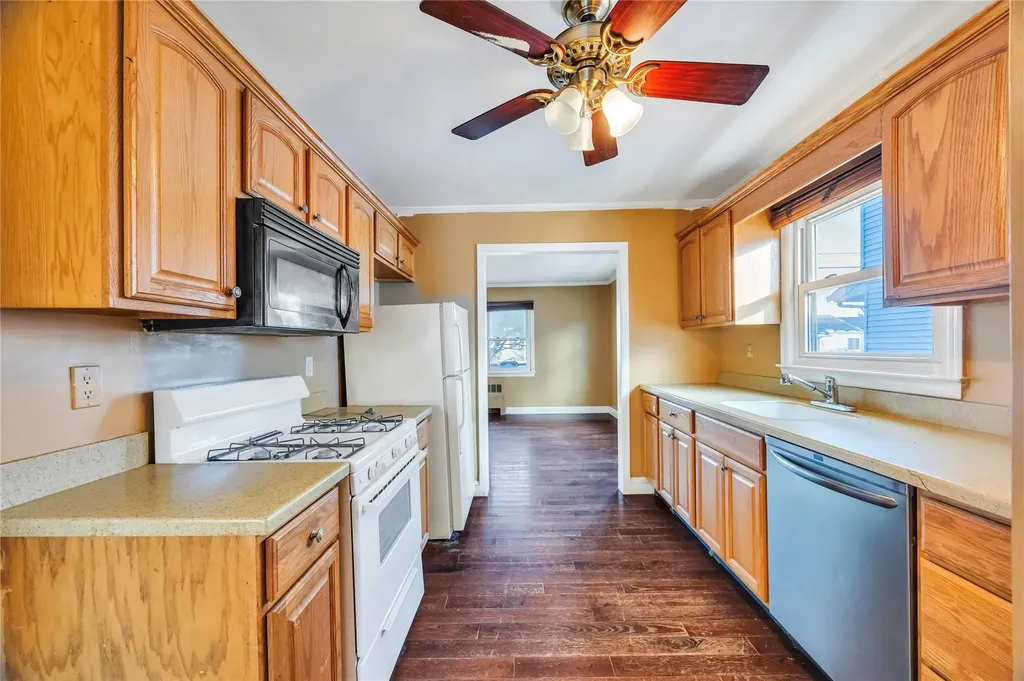 340 Jervis Avenue Copiague NY 11726