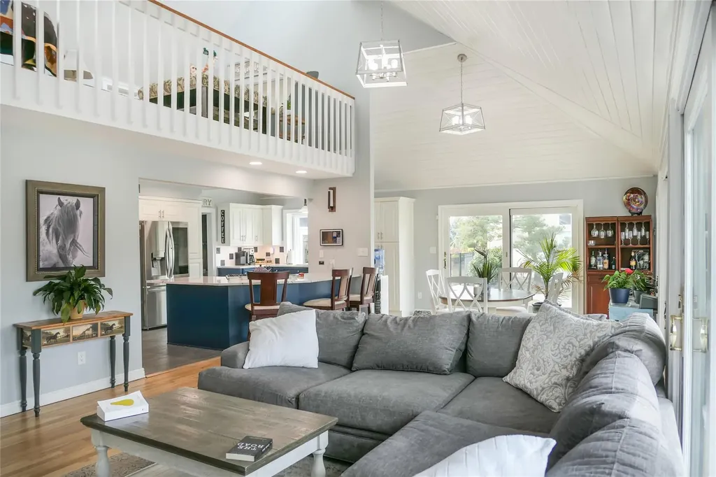7 Buscher Court Brookhaven NY 11719