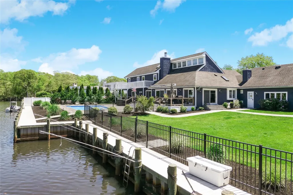 7 Buscher Court Brookhaven NY 11719