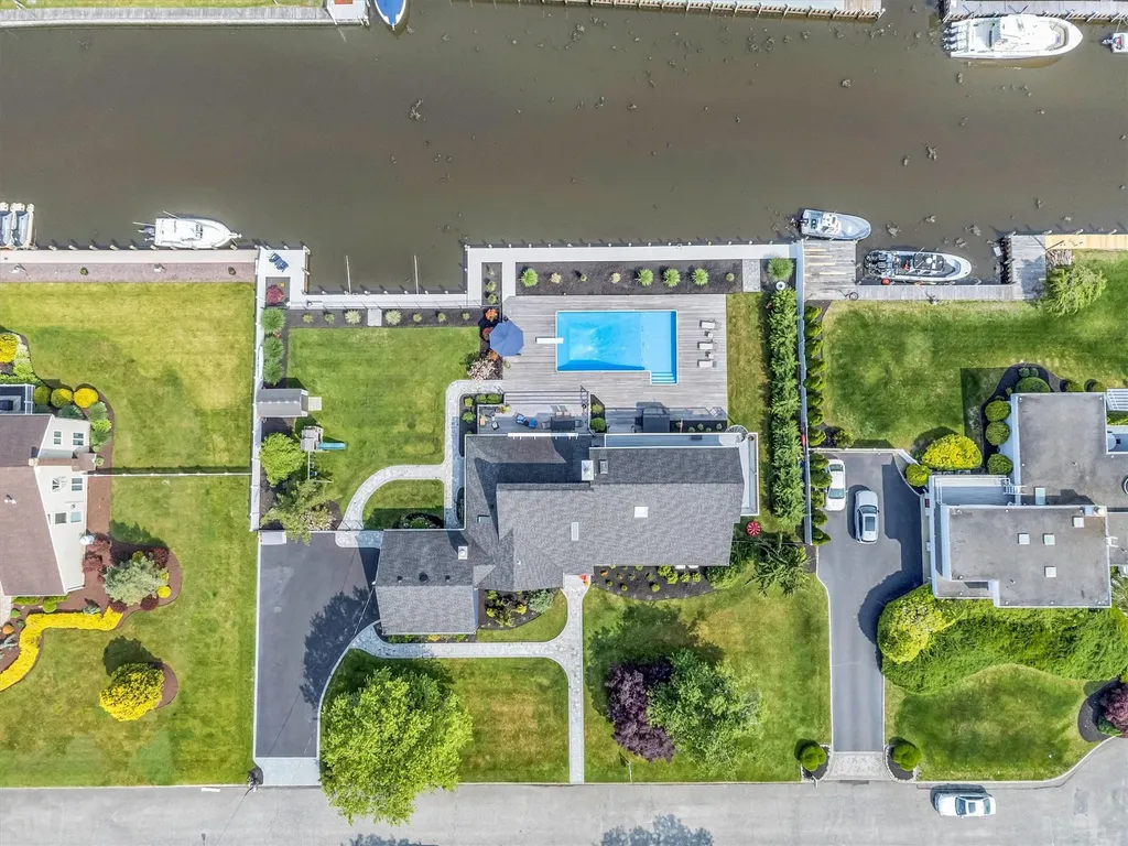 7 Buscher Court Brookhaven NY 11719