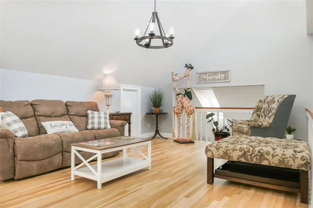 7 Buscher Court Brookhaven NY 11719