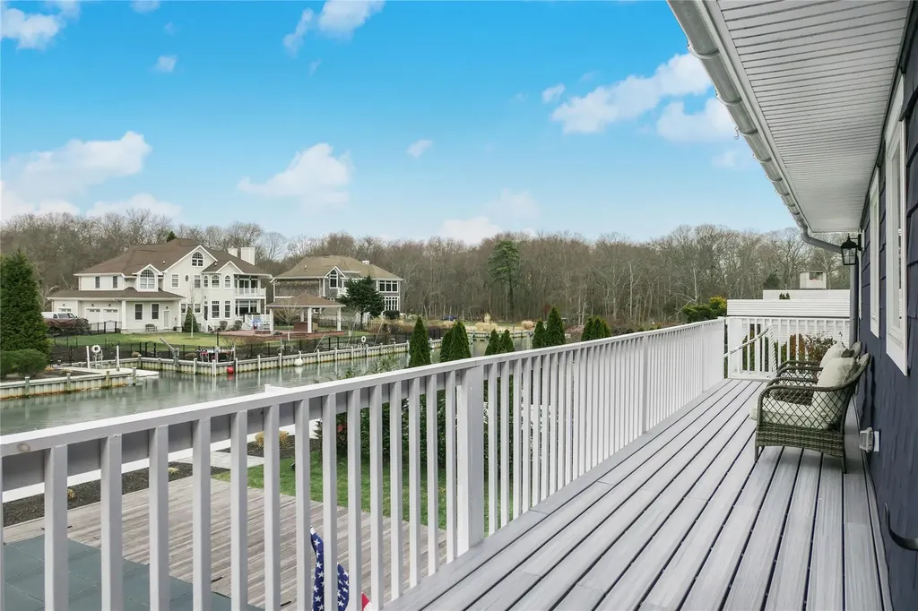 7 Buscher Court Brookhaven NY 11719