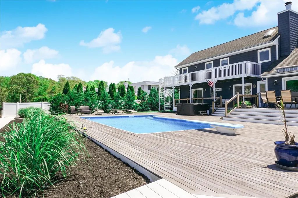 7 Buscher Court Brookhaven NY 11719