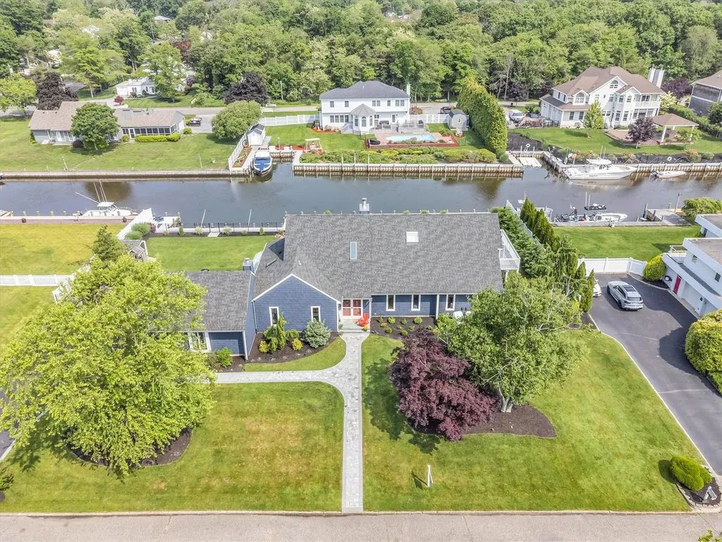 7 Buscher Court Brookhaven NY 11719