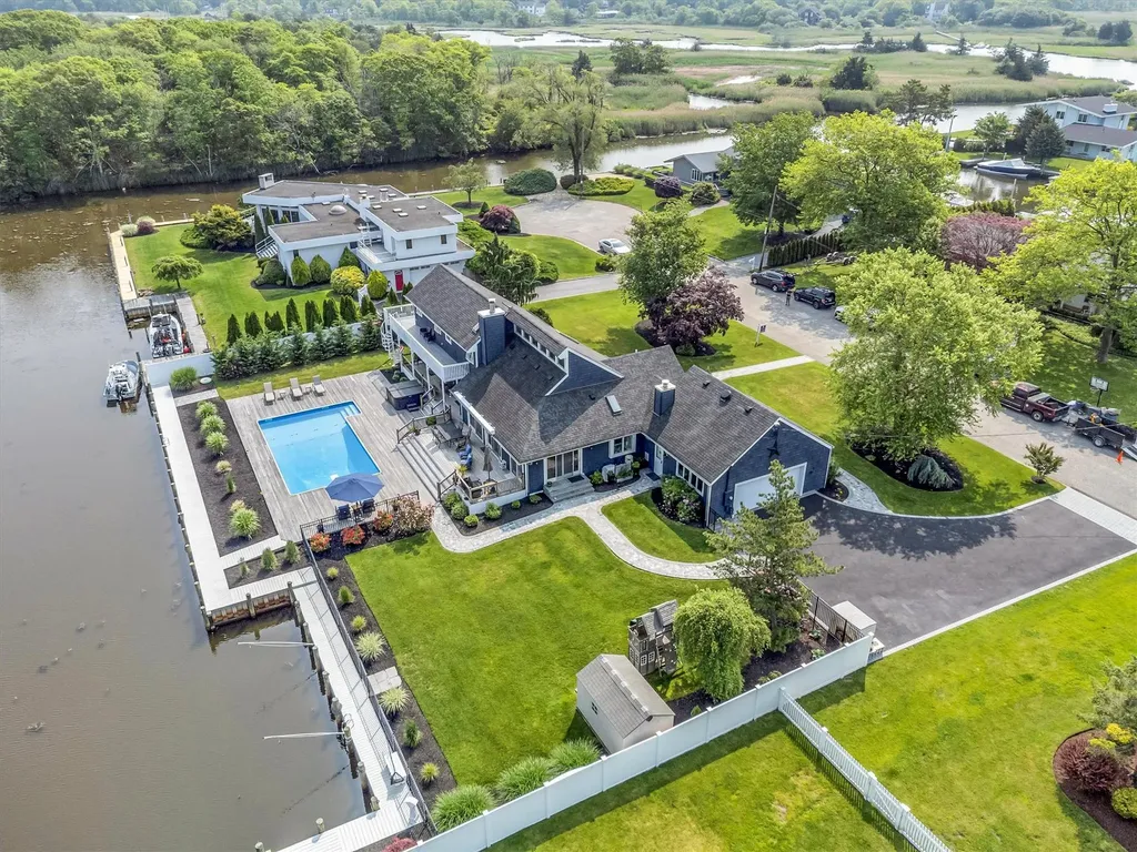 7 Buscher Court Brookhaven NY 11719