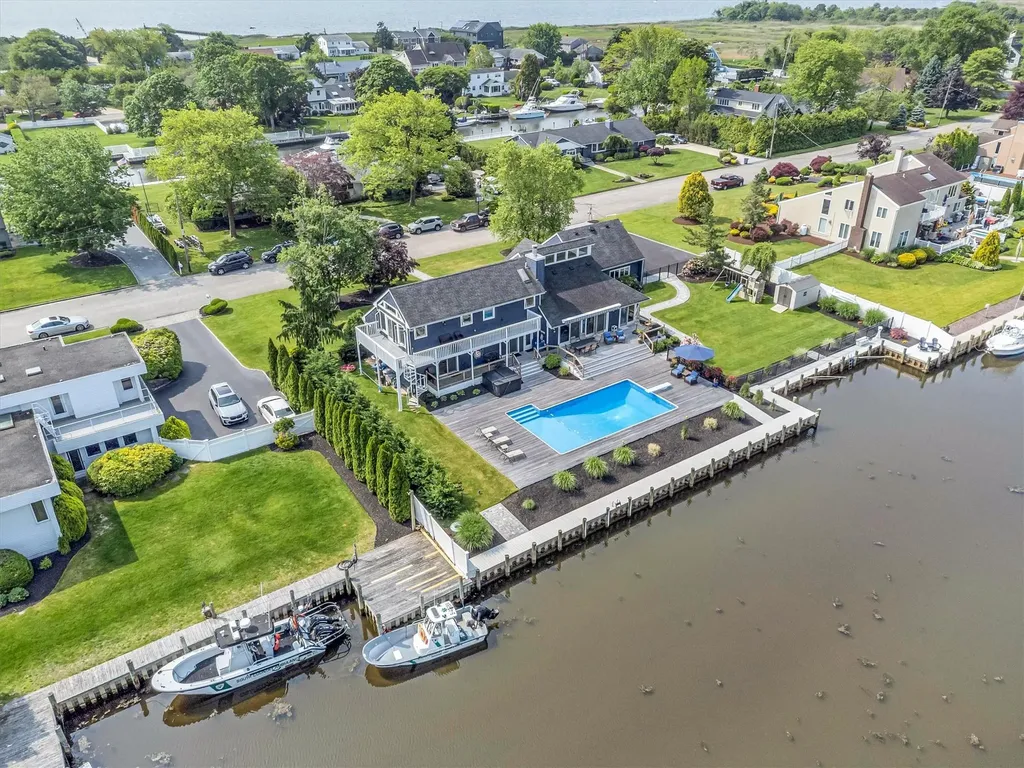 7 Buscher Court Brookhaven NY 11719