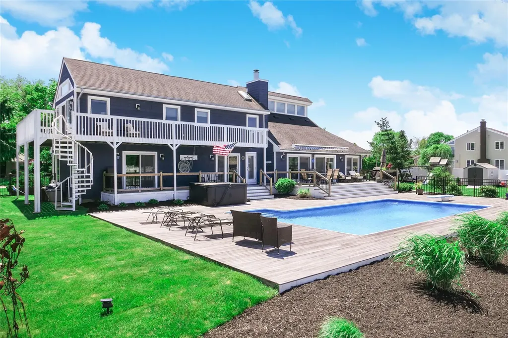 7 Buscher Court Brookhaven NY 11719