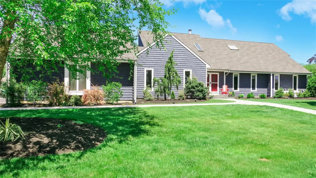 7 Buscher Court Brookhaven NY 11719
