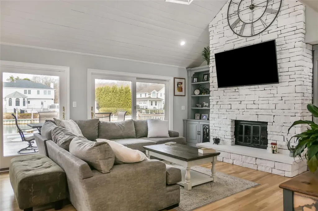 7 Buscher Court Brookhaven NY 11719