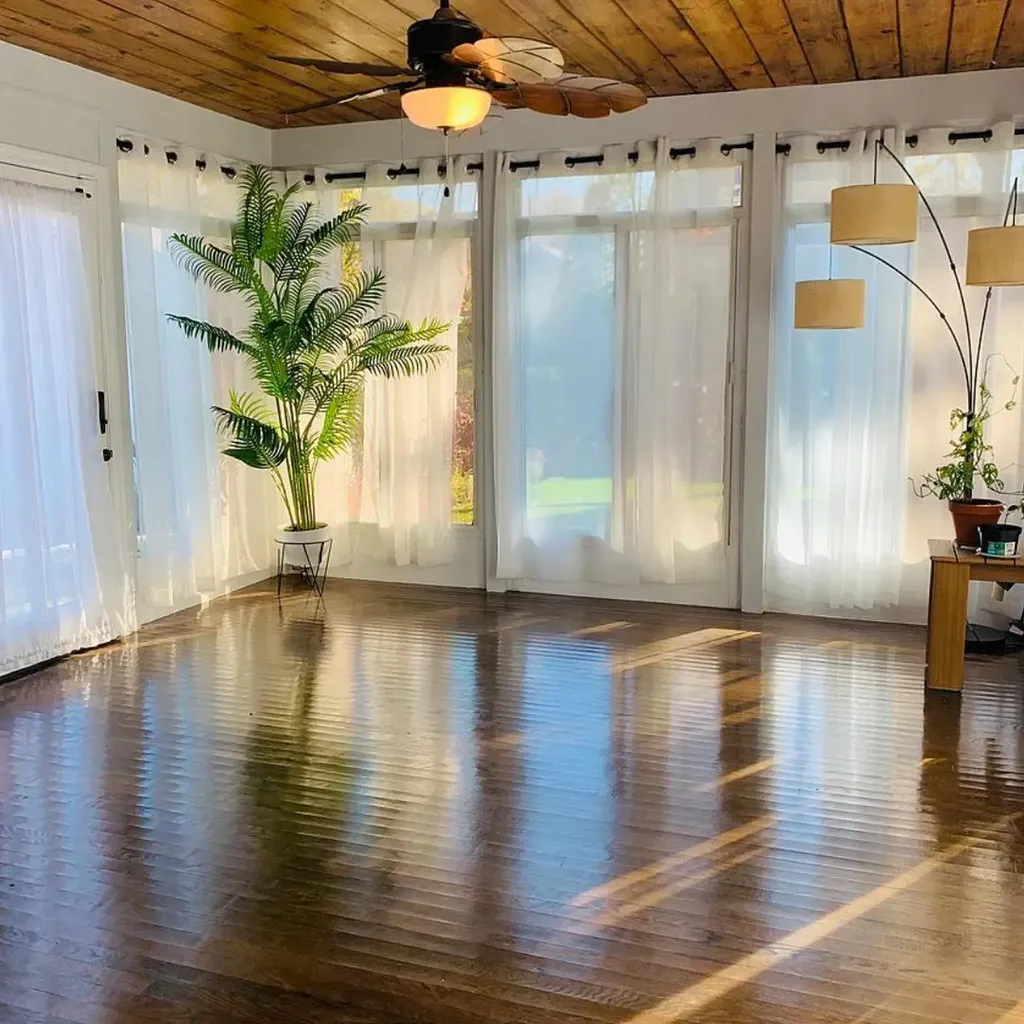 189 Elderberry Road Mineola NY 11501