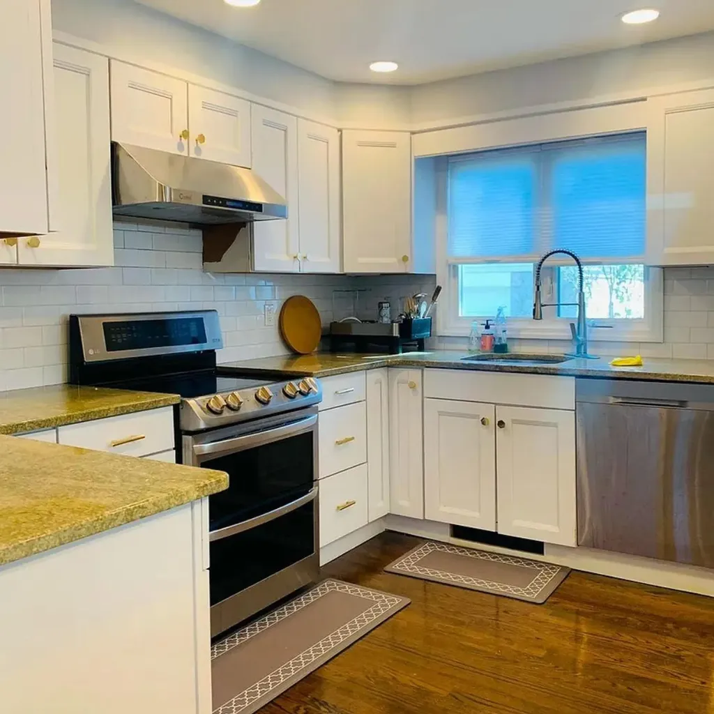 189 Elderberry Road Mineola NY 11501