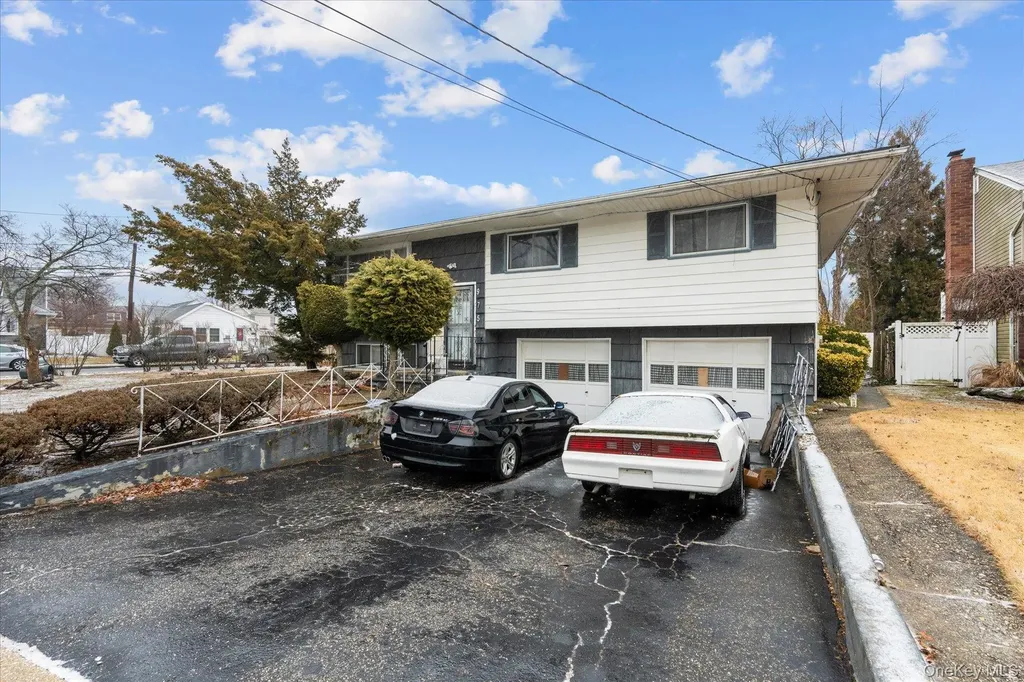 975 Little Neck Avenue North Bellmore NY 11710