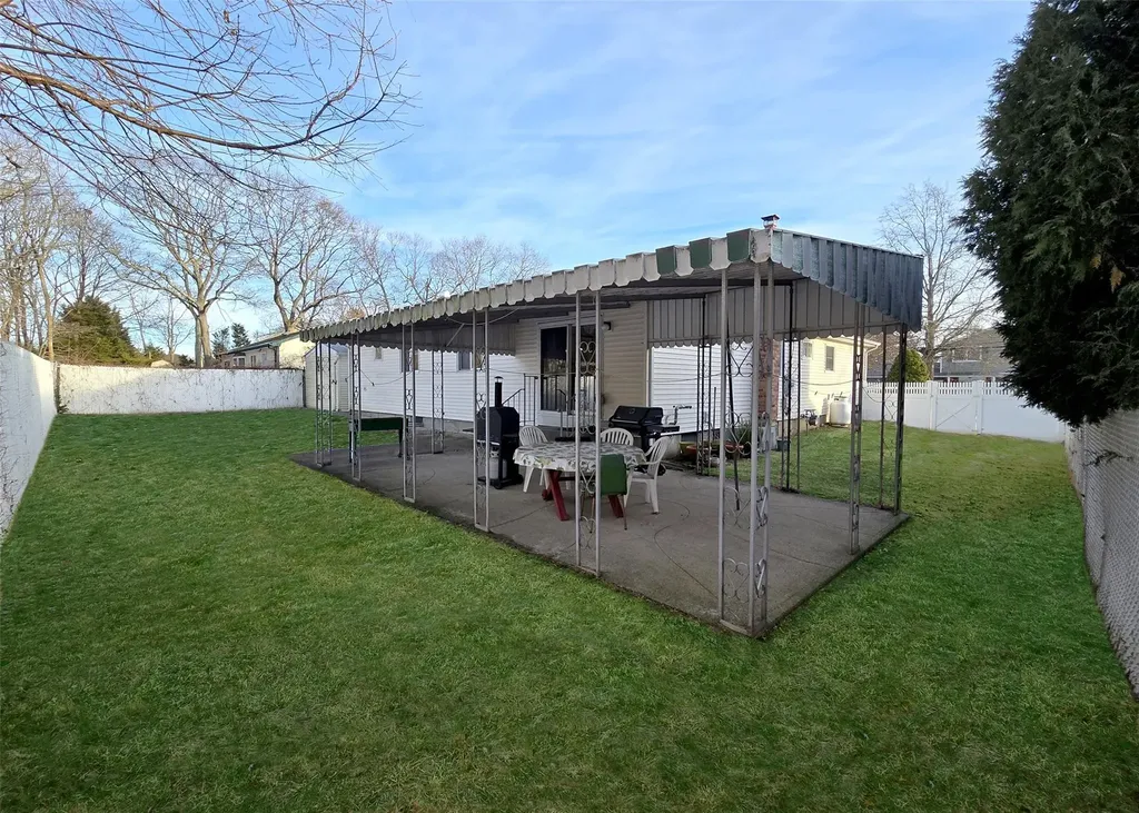 443 Lillian Boulevard Holbrook NY 11741