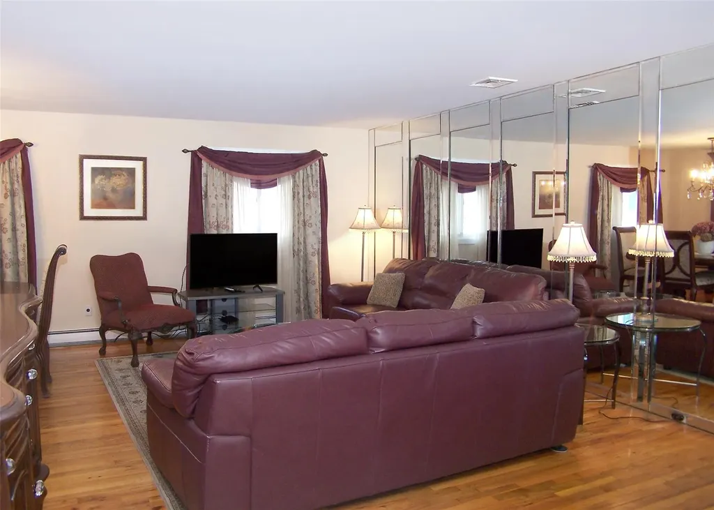 443 Lillian Boulevard Holbrook NY 11741