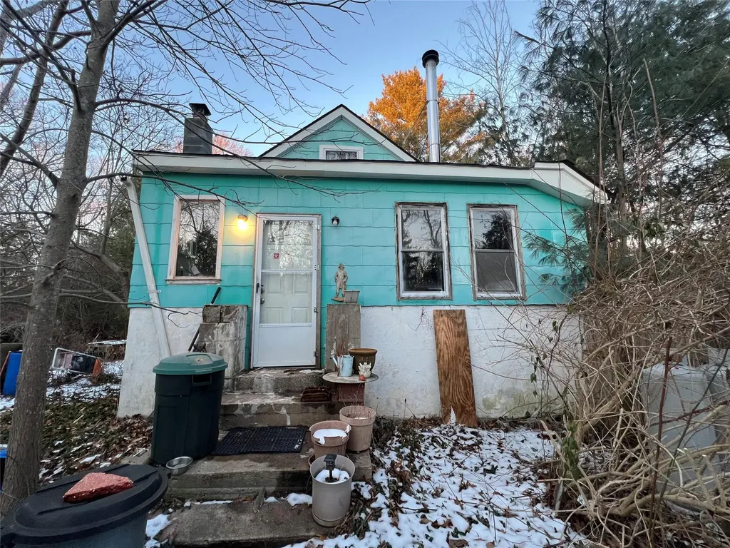 74 Sally Lane Ridge NY 11961