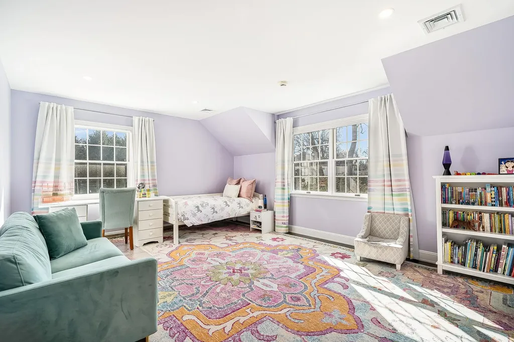 86 Catherine Road Scarsdale NY 10583