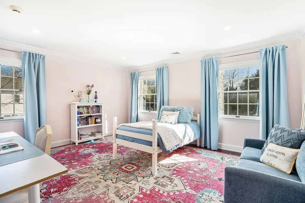 86 Catherine Road Scarsdale NY 10583