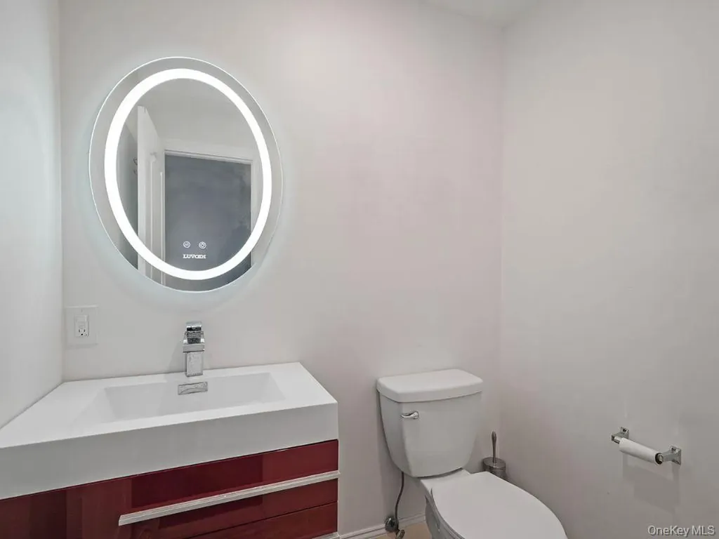 829 S Long Beach Avenue Freeport NY 11520