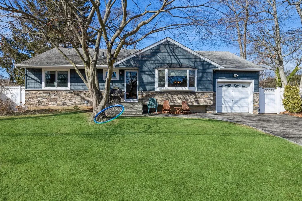 3 Larry Drive Commack NY 11725