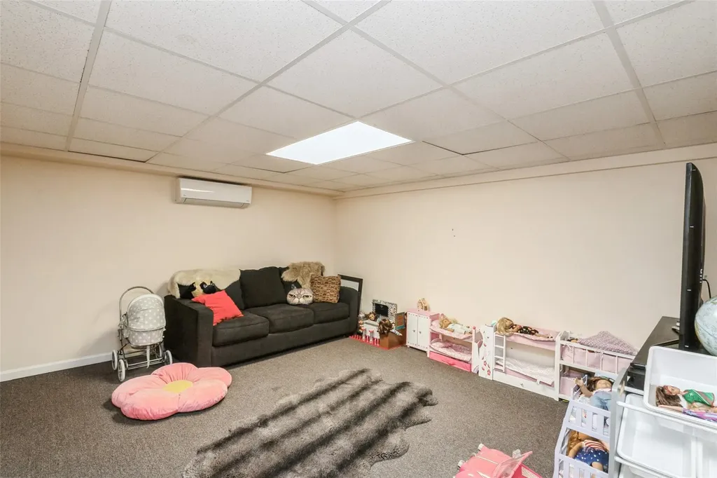 3 Larry Drive Commack NY 11725