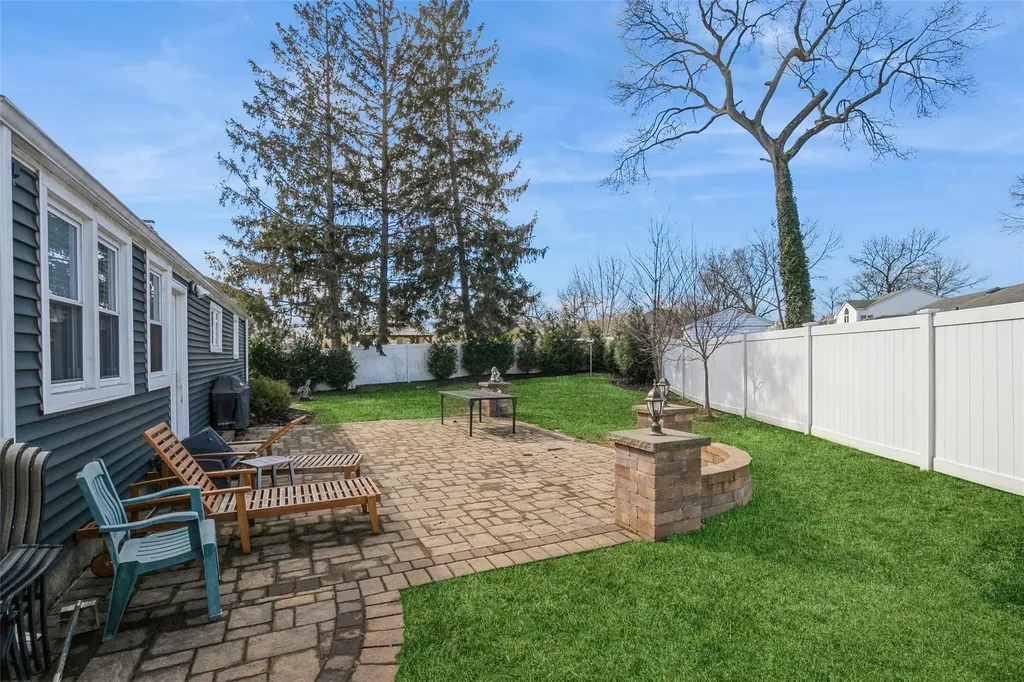 3 Larry Drive Commack NY 11725