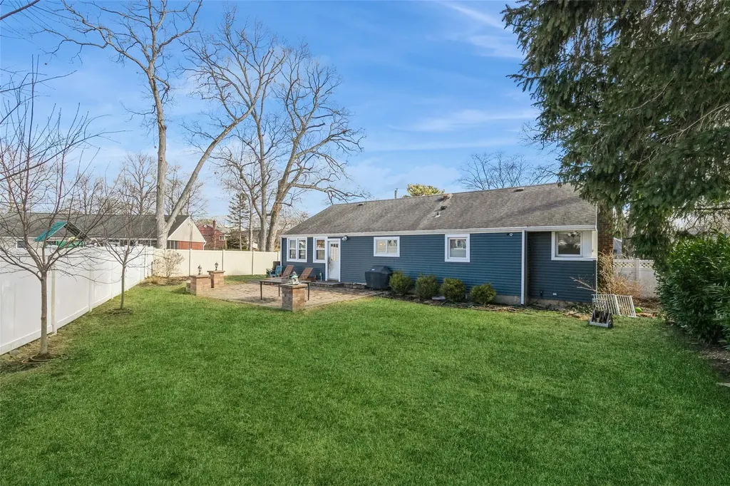 3 Larry Drive Commack NY 11725