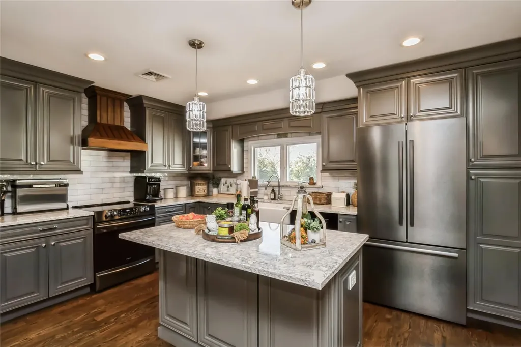 3 Larry Drive Commack NY 11725