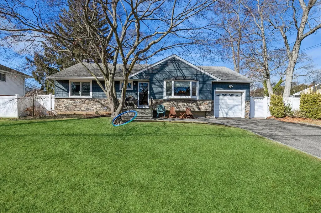 3 Larry Drive Commack NY 11725