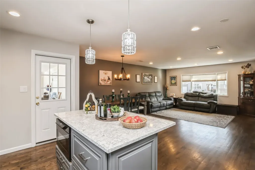 3 Larry Drive Commack NY 11725
