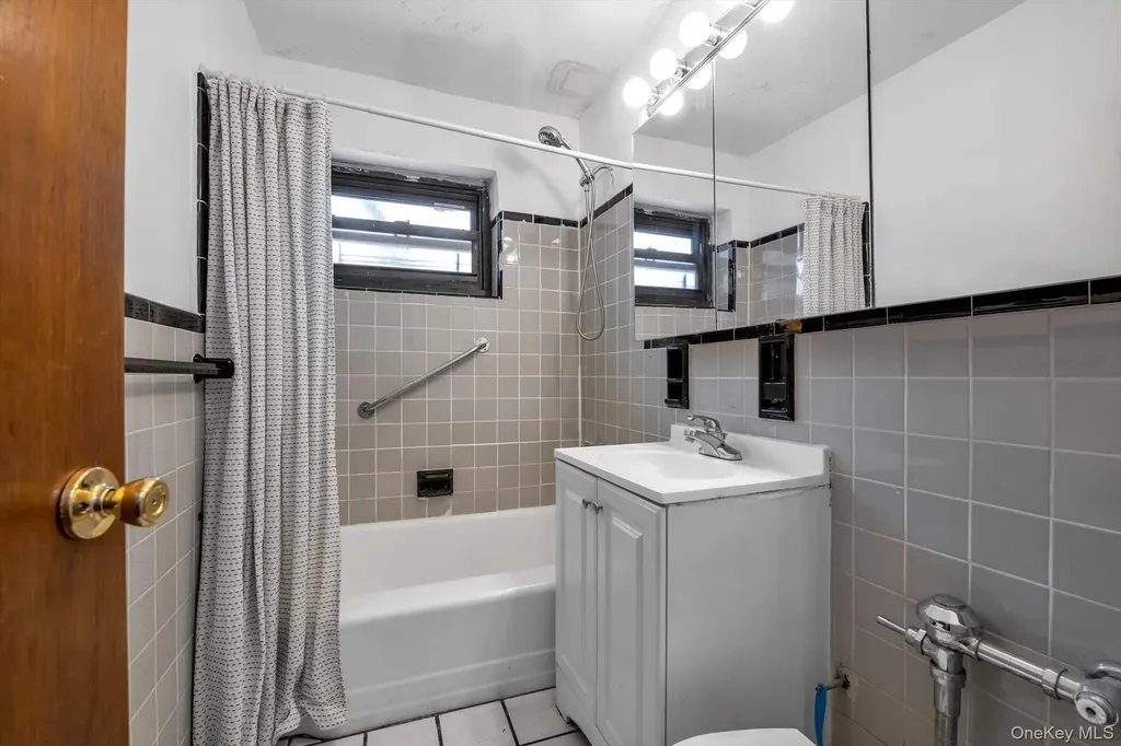 94-11 60th Avenue Elmhurst NY 11373