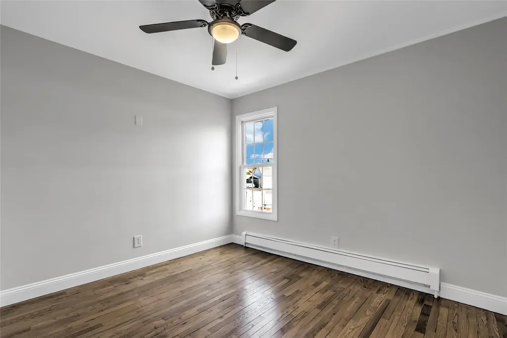 23 Durhamoc Lane North Babylon NY 11703