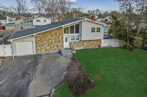 29 W 19th Street Deer Park NY 11729